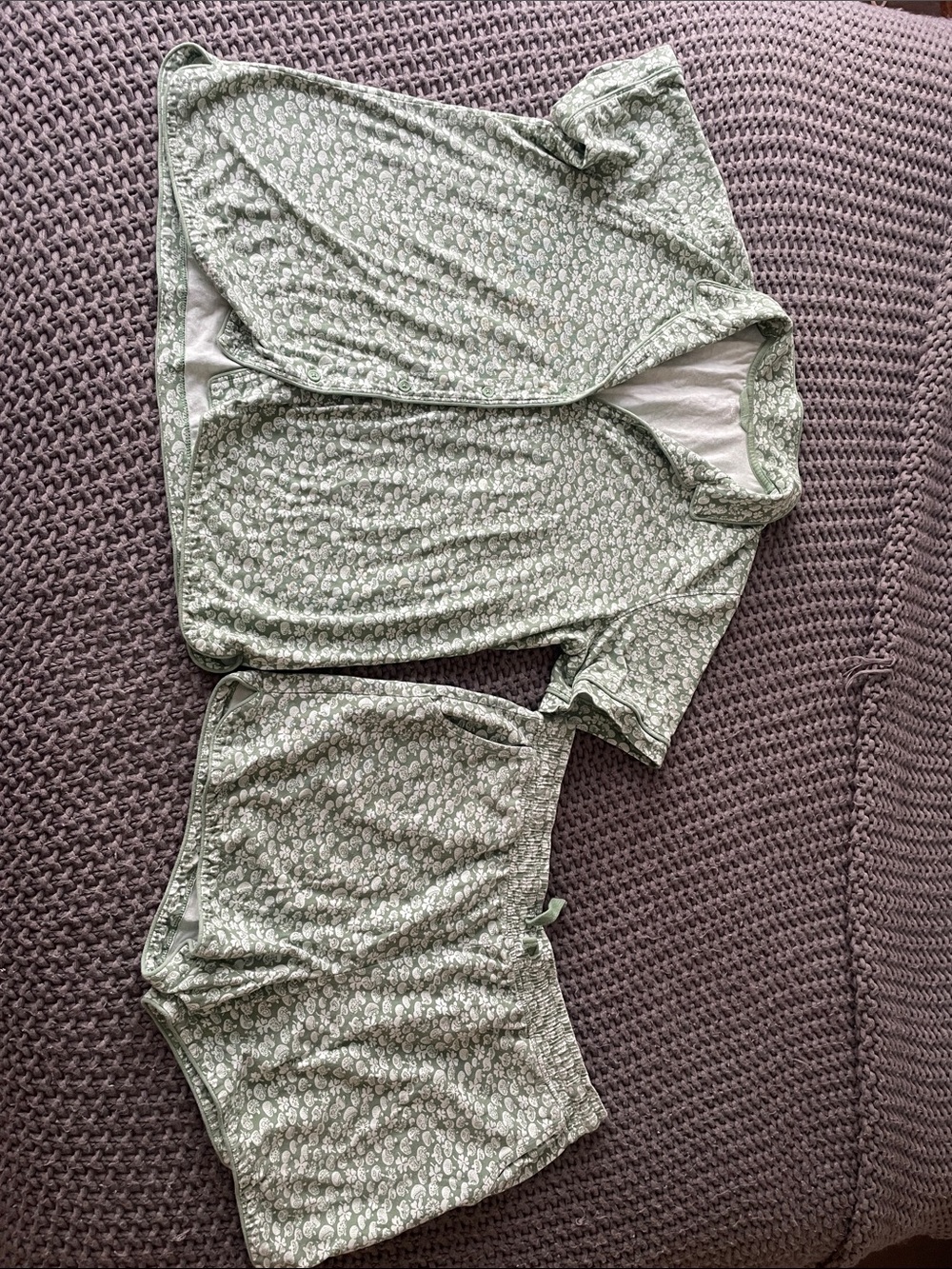 Women’s Duluth Two-Piece Sage Green Printed Sleep Set, Size Large